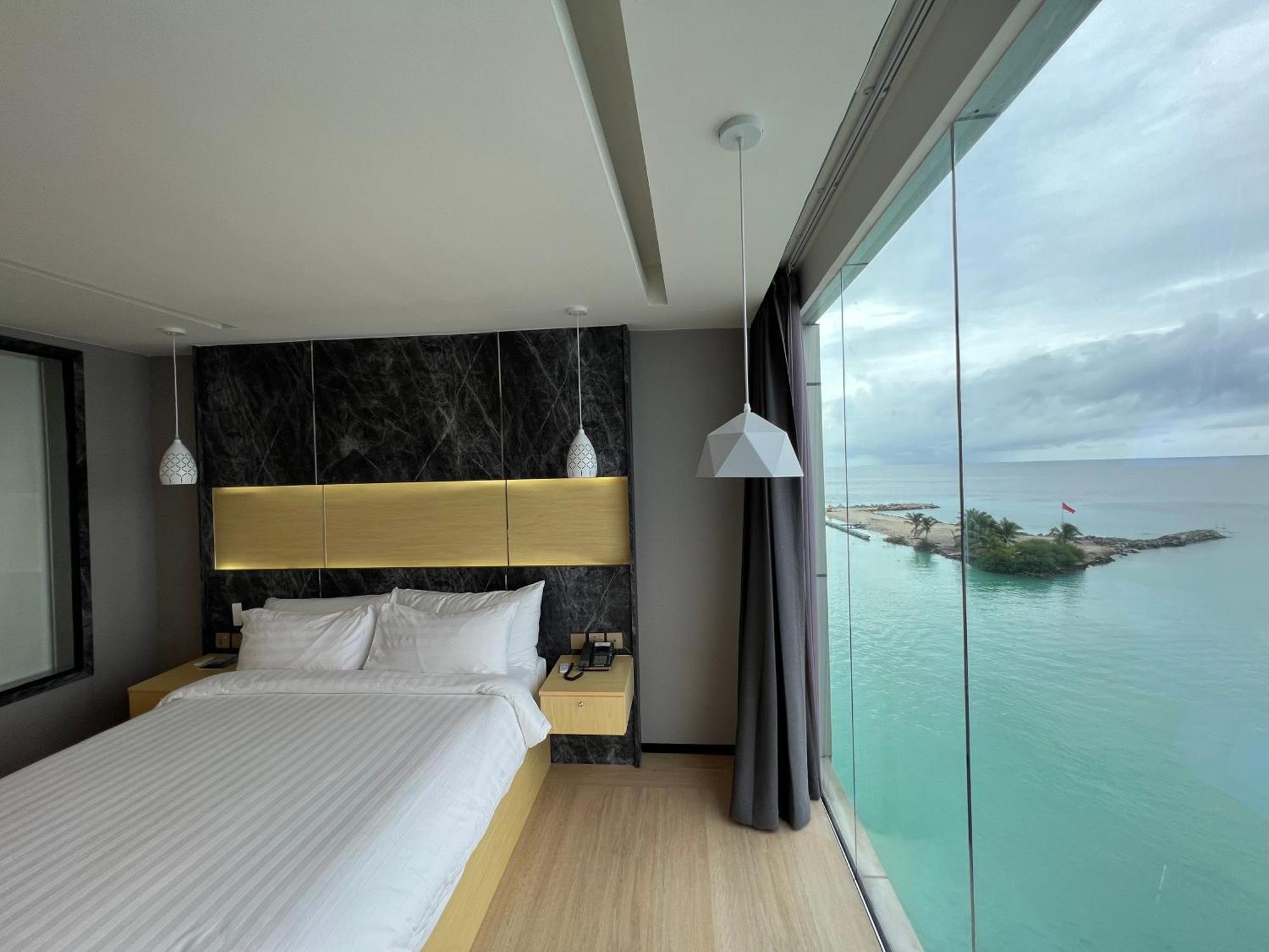 Swarn By Hawks Hotels Kamadhoo Экстерьер фото